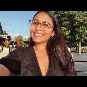 Meet your Posher, Sheena